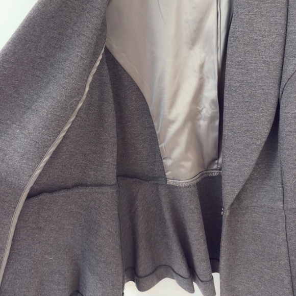 Long sleeve, peplum blazer by Torrid - Picture 5 of 12